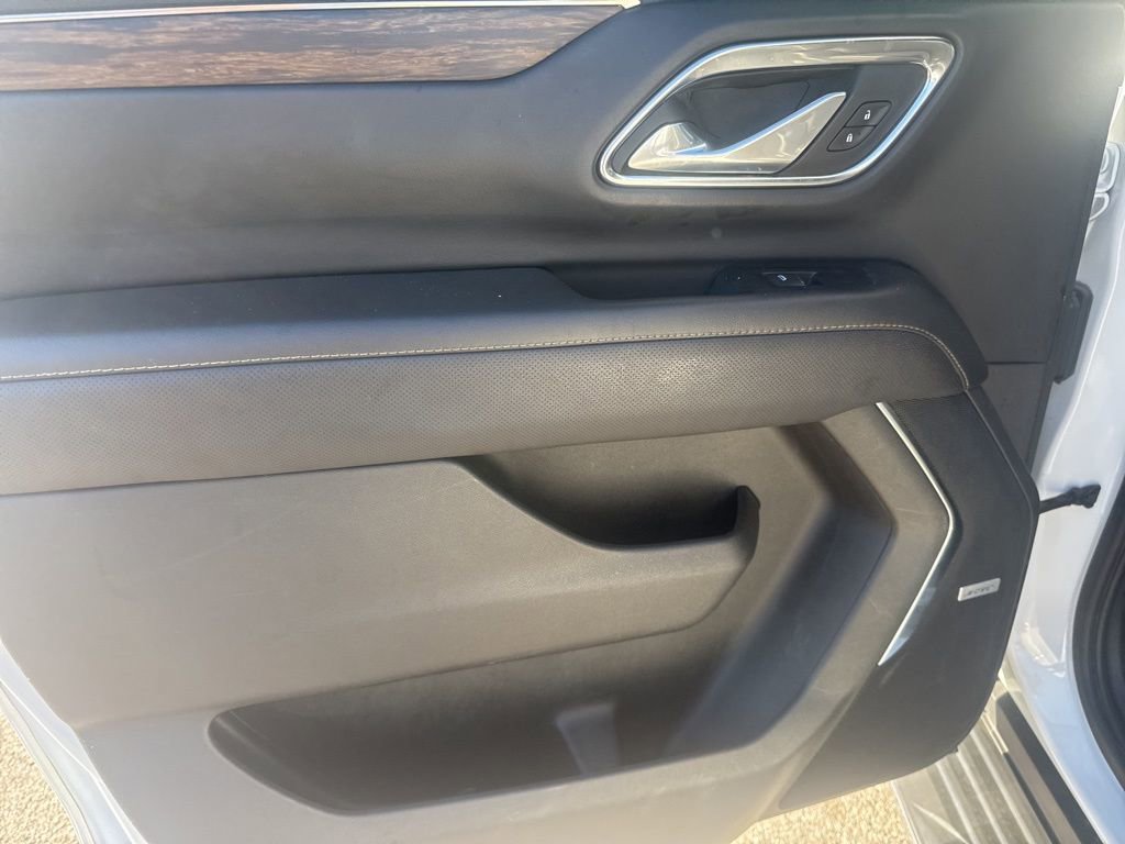 Used 2023 Chevrolet Suburban Premier image 13