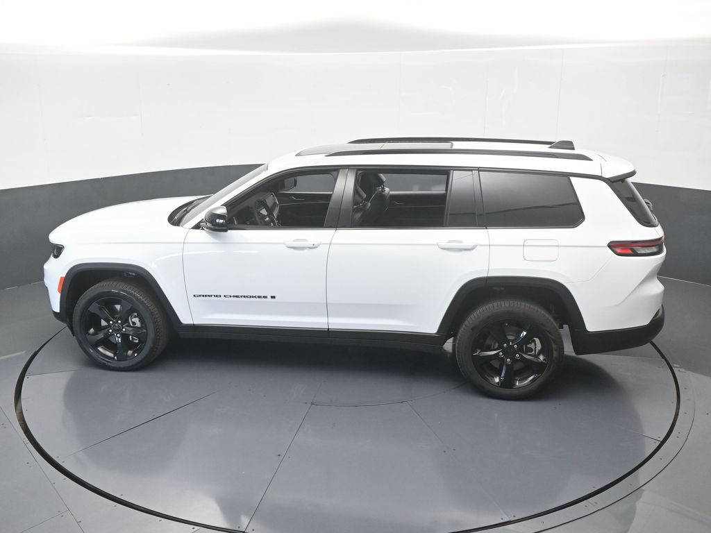 Used 2025 Jeep Grand Cherokee L Limited w/ Black Appearance Package AWD/4WD image 58