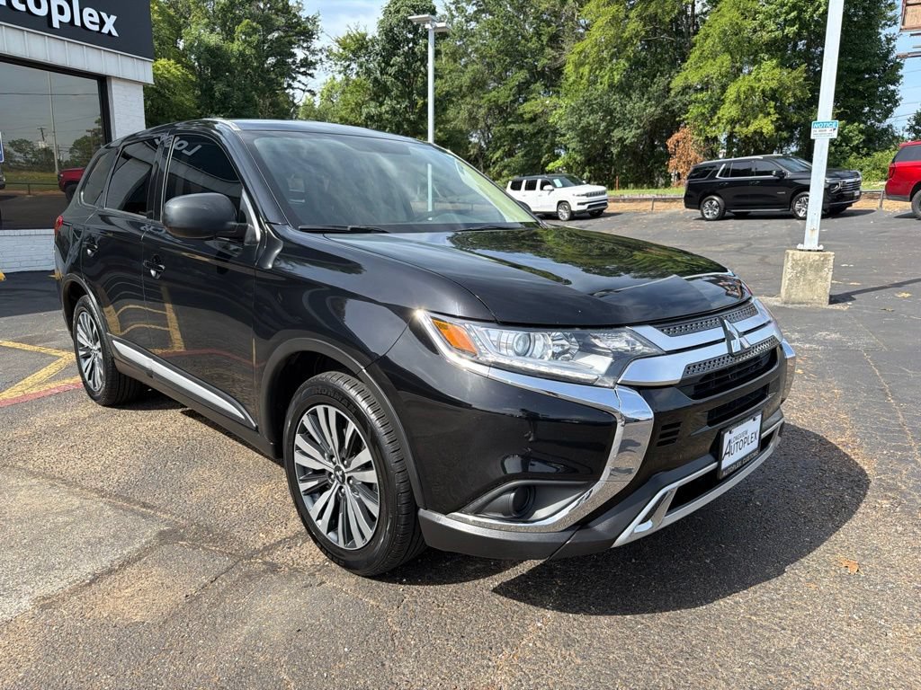Used 2020 Mitsubishi Outlander SE AWD/4WD image 4
