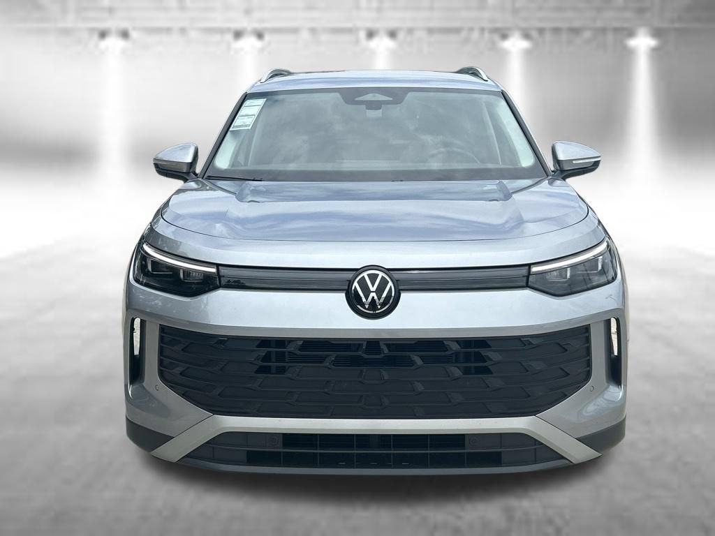 Certified 2025 Volkswagen Tiguan S FWD image 8