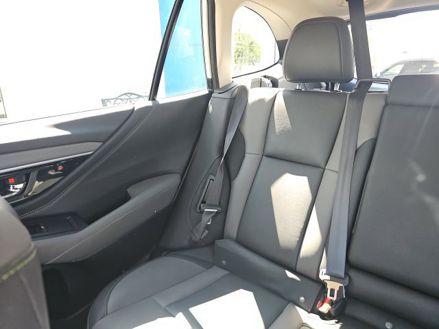 Used 2025 Subaru Outback Onyx Edition AWD/4WD image 11