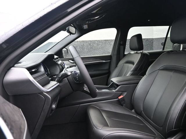 New 2024 Jeep Grand Cherokee L Limited RWD image 9