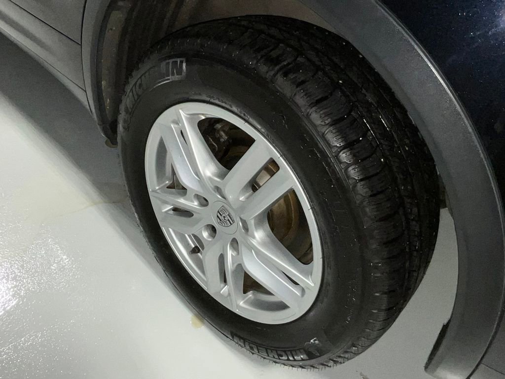 Used 2016 Porsche Cayenne image 24