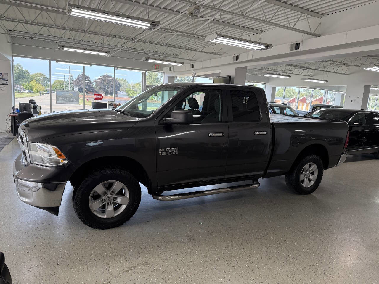 Used 2018 RAM 1500 Classic SLT image 4
