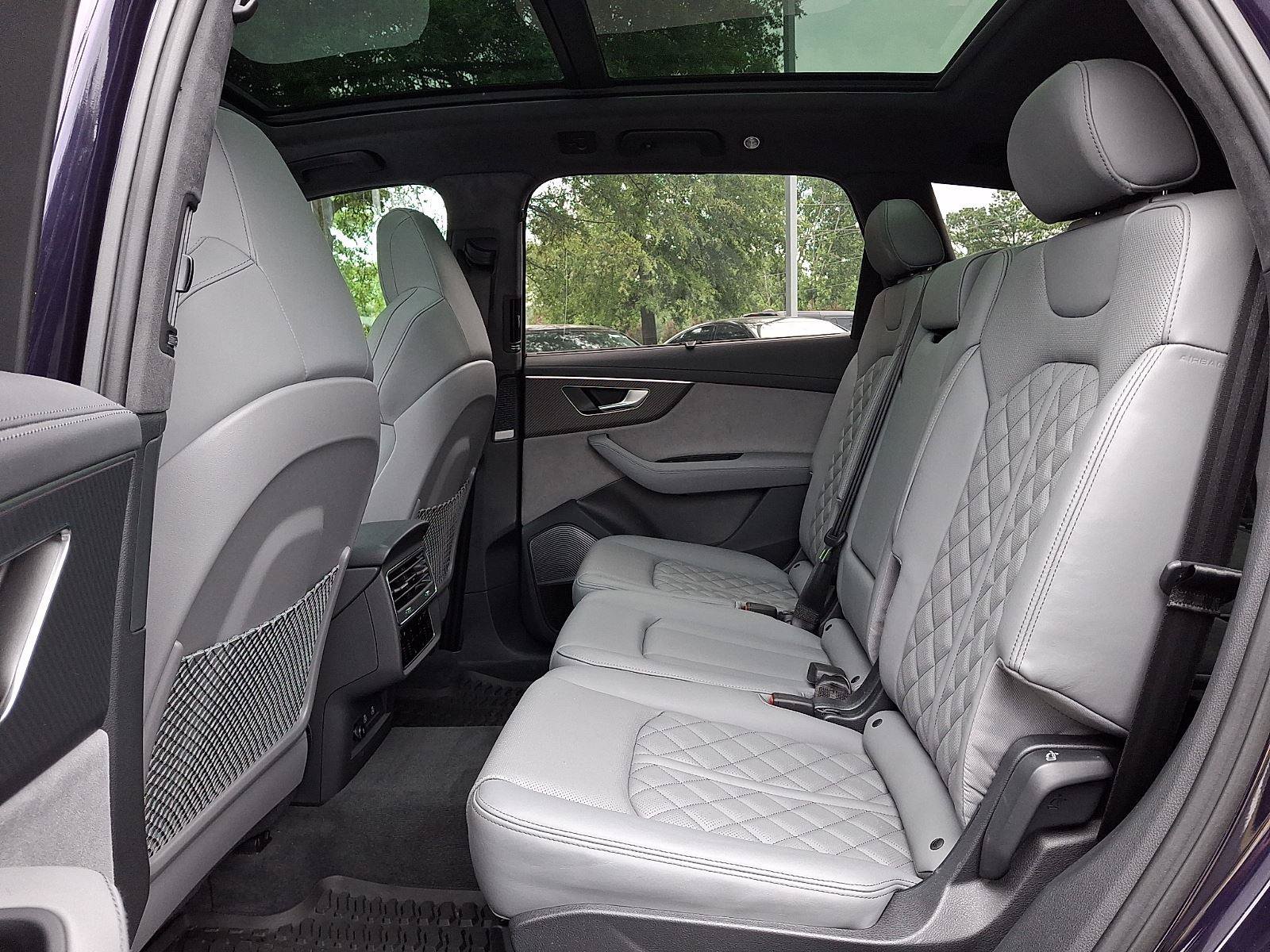 Used 2025 Audi SQ7 Prestige w/ Prestige Package AWD/4WD image 10