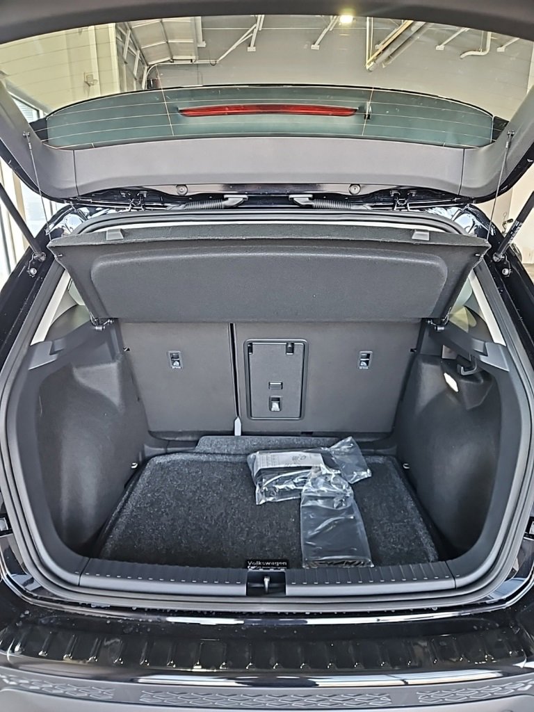 New 2026 Volkswagen Taos S image 19