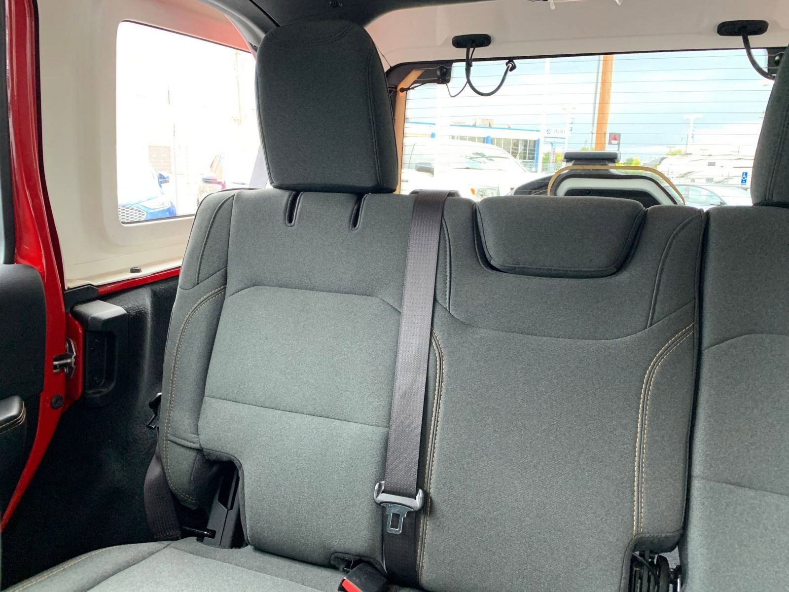 Used 2025 Jeep Wrangler Sahara image 38