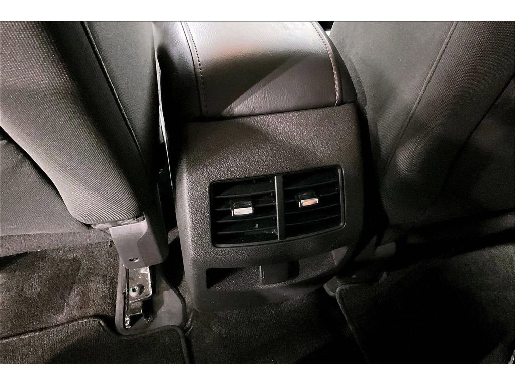 Used 2012 Ford Edge SEL FWD image 32