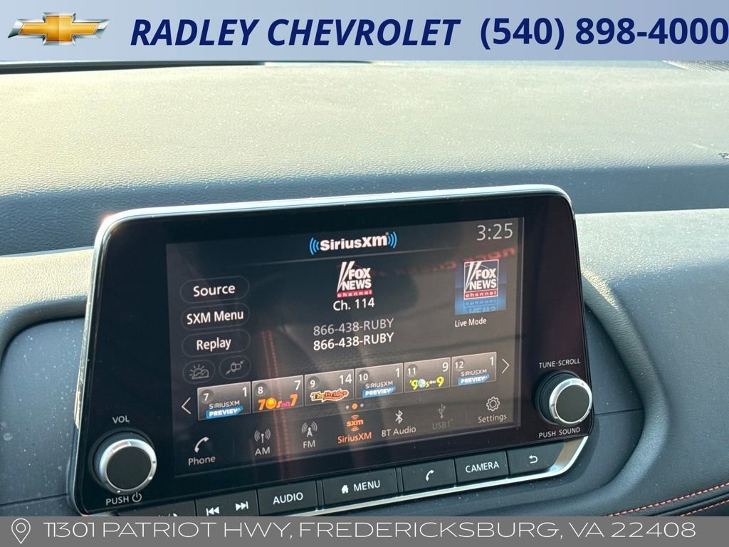 Used 2025 Nissan Rogue SV image 9