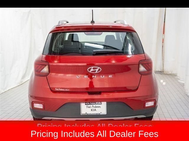 Used 2024 Hyundai Venue Limited FWD image 4