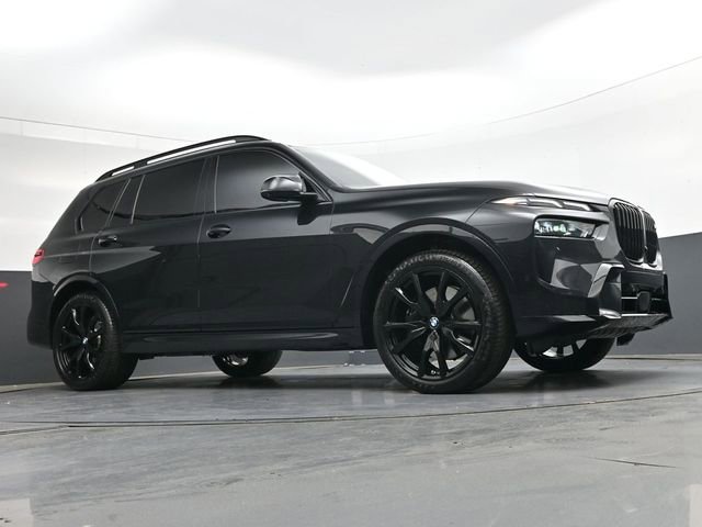 Used 2025 BMW X7 M60i AWD/4WD image 30
