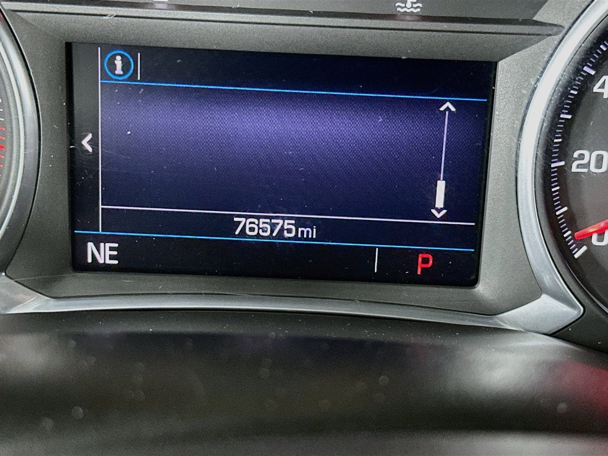 Used 2021 GMC Acadia SLE w/ Driver Convenience Package FWD image 19