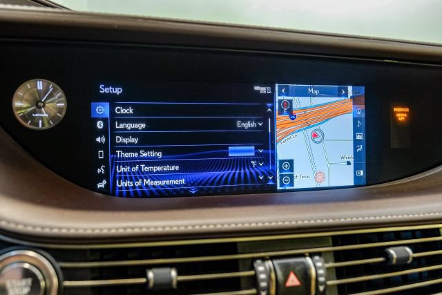 Used 2018 Lexus LS 500 w/ Accessory Package (Z1) RWD image 42