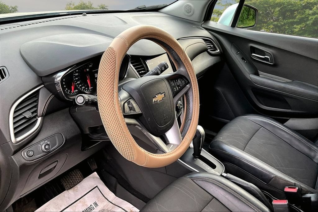 Used 2018 Chevrolet Trax LT w/ LT Convenience Package AWD/4WD image 13