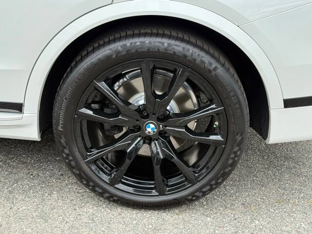 Used 2026 BMW X7 xDrive40i w/ M Sport Package AWD/4WD image 14