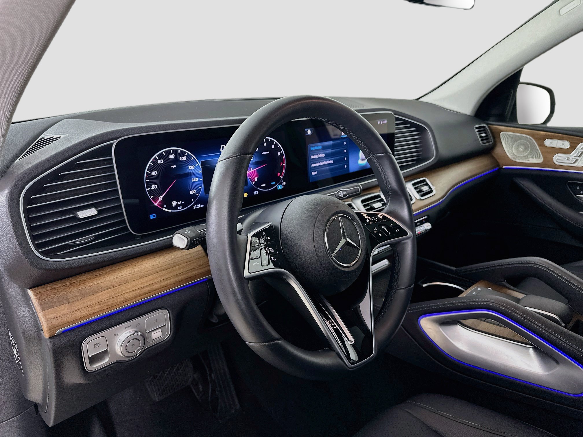 Certified 2025 Mercedes-Benz GLE 350 4MATIC w/ Winter Package image 9