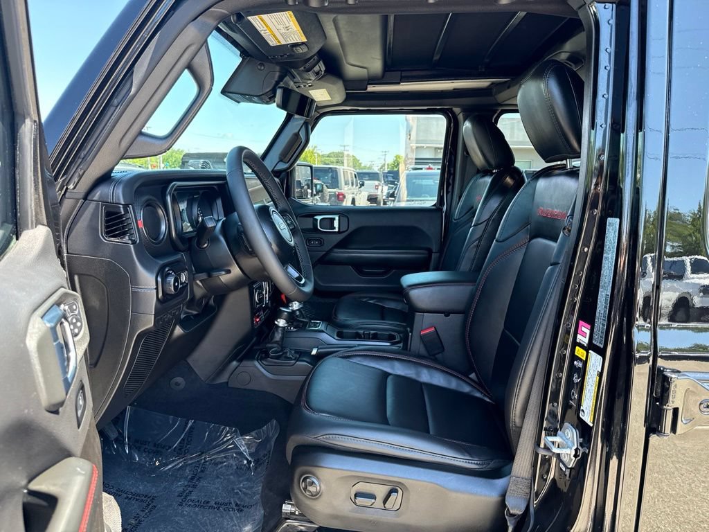 Used 2025 Jeep Wrangler Unlimited Rubicon AWD/4WD image 23