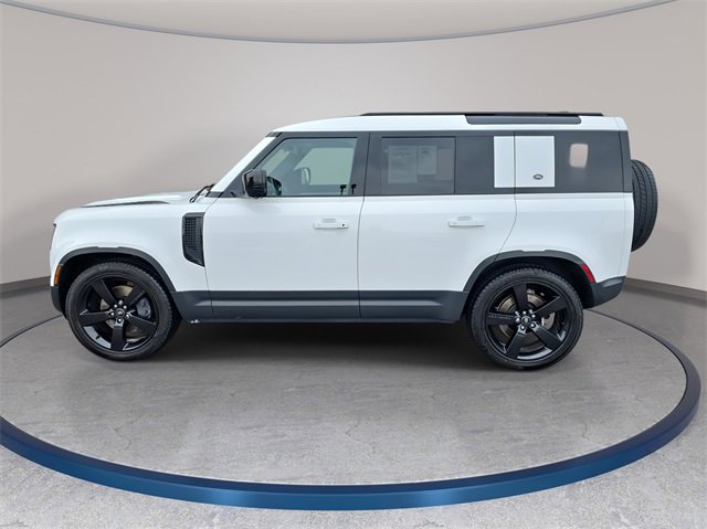 Used 2023 Land Rover Defender 110 SE image 8