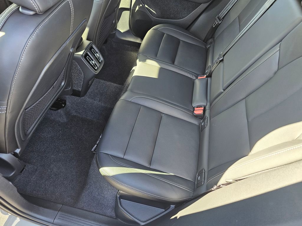 Used 2025 Volvo XC40 B5 Core w/ Protection Package Premier image 13