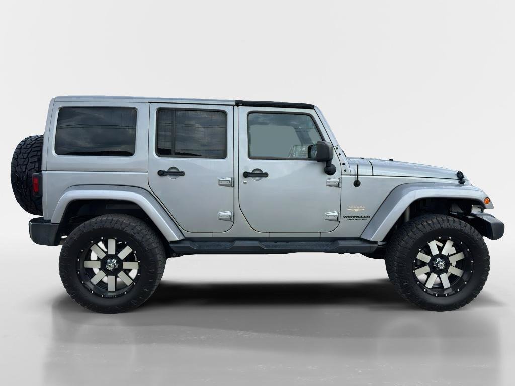 Used 2014 Jeep Wrangler Unlimited Sahara w/ Connectivity Group AWD/4WD image 4