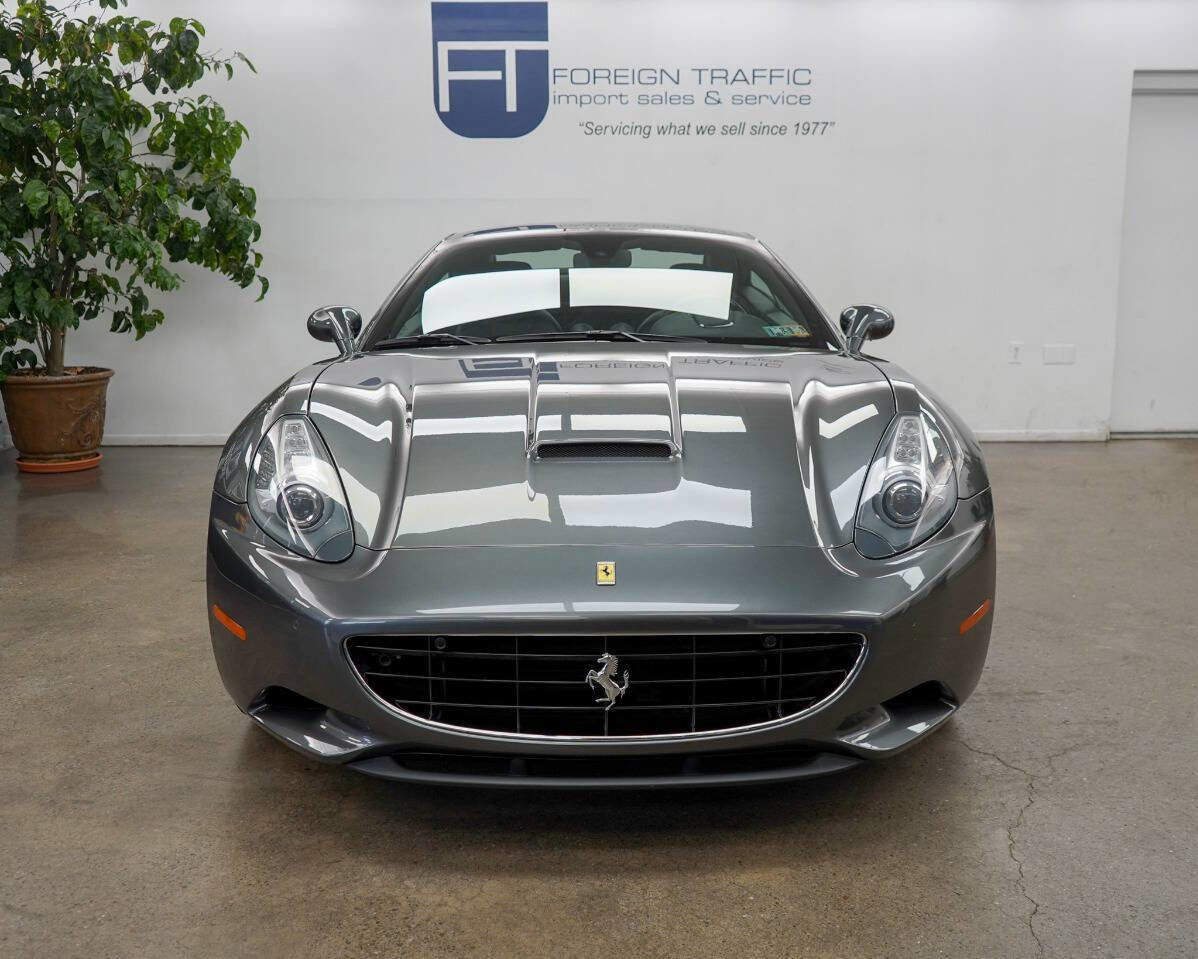 Used 2011 Ferrari California Base 2dr Convertible image 2