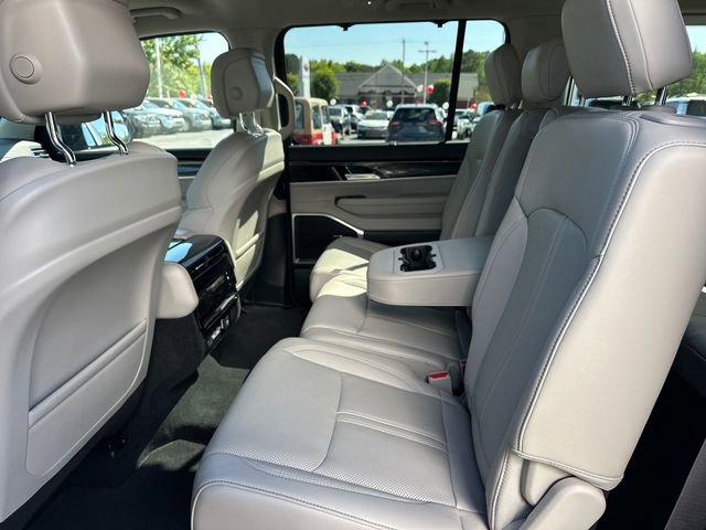 Used 2024 Jeep Wagoneer 2WD w/ Convenience Group I image 14