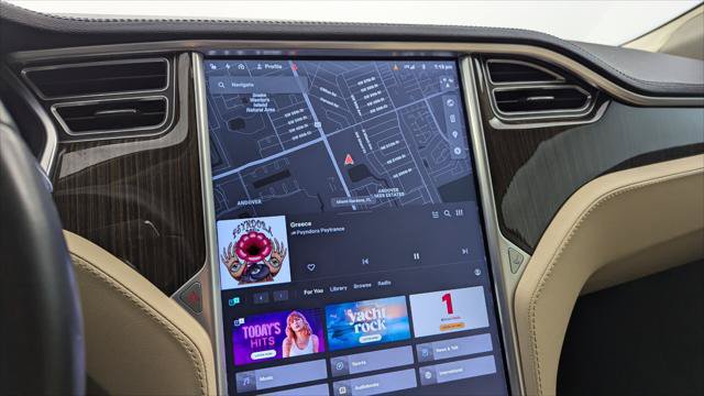 Used 2013 Tesla Model S Performance RWD image 24