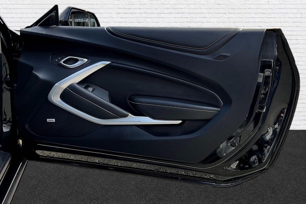 Used 2020 Chevrolet Camaro SS RWD image 21
