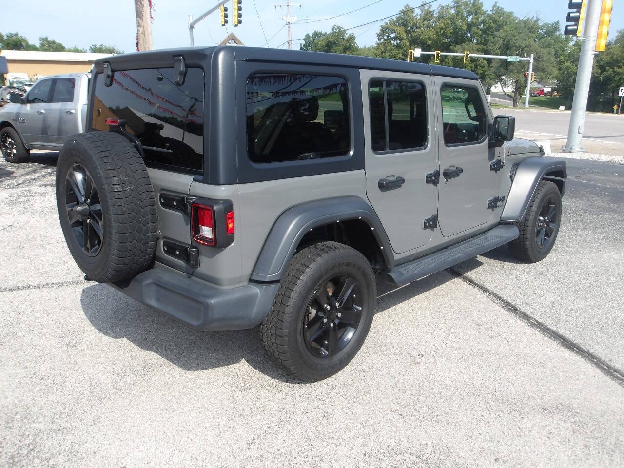 Used 2021 Jeep Wrangler Unlimited Sport AWD/4WD image 5