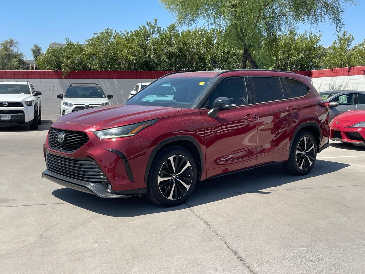 Used 2021 Toyota Highlander XSE FWD image 4