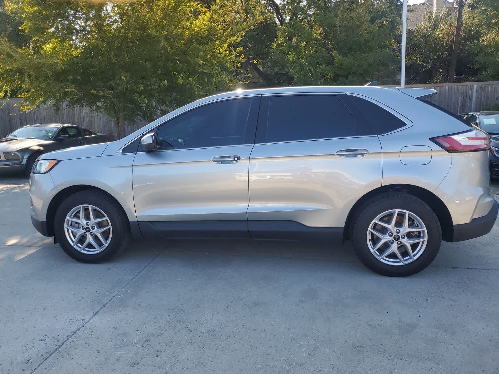 Used 2023 Ford Edge SEL AWD/4WD image 3