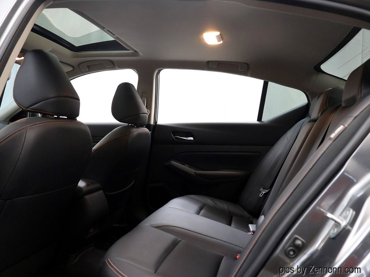 Used 2022 Nissan Altima 2.5 SR w/ Midnight Edition Package FWD image 15
