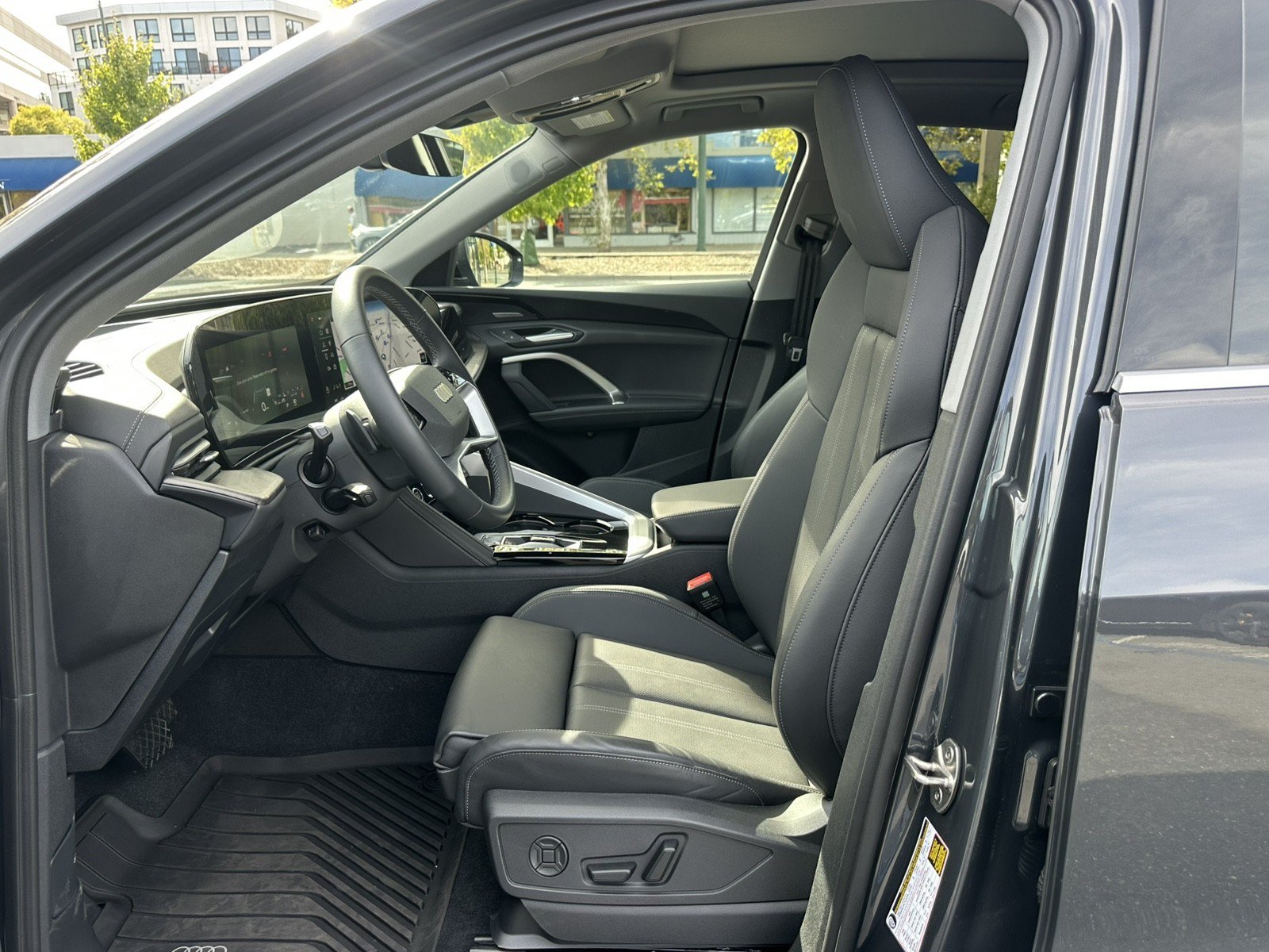 Used 2025 Audi Q5 Premium Plus AWD/4WD image 18
