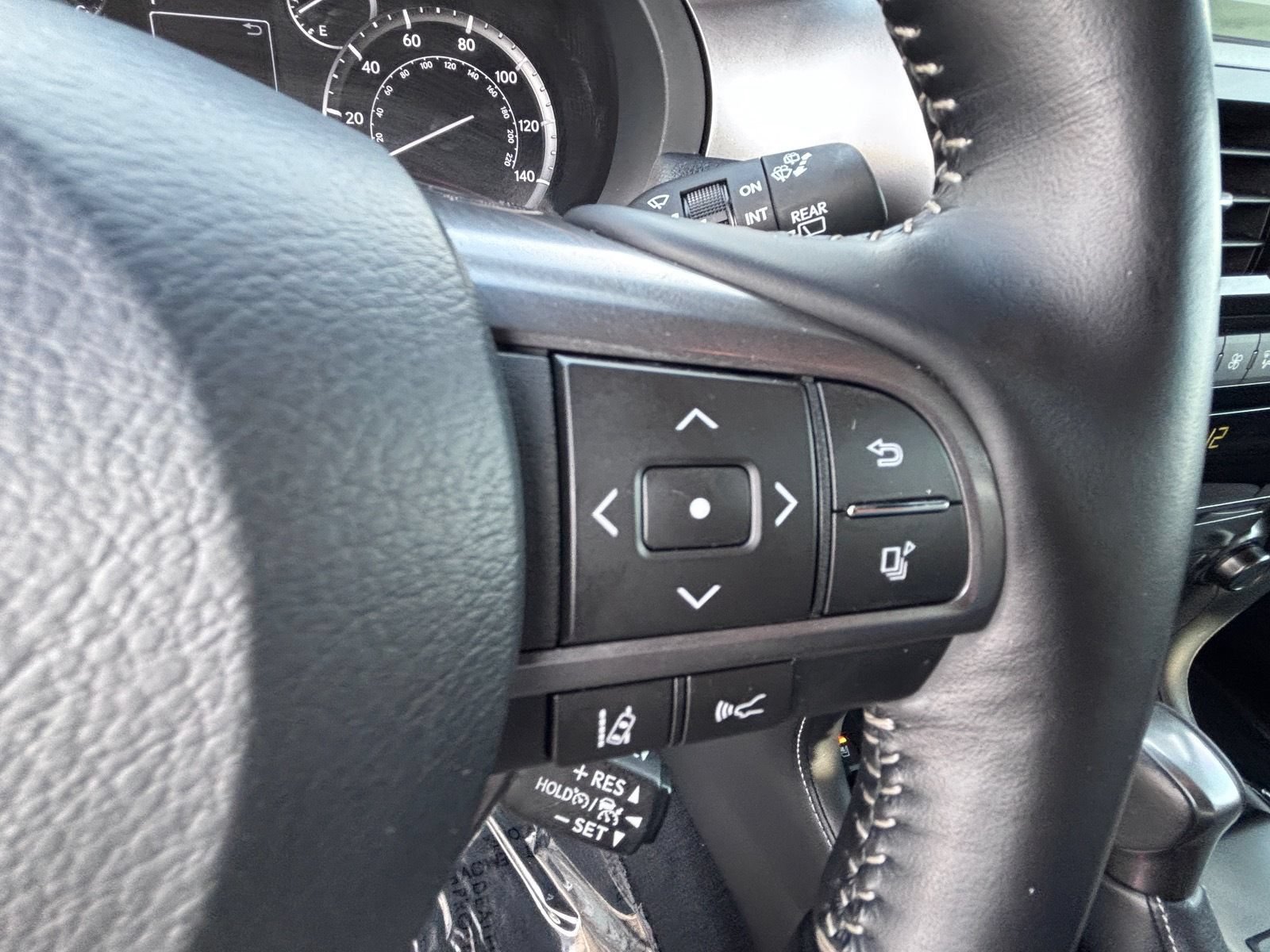 Used 2023 Lexus GX 460 w/ Black Line Special Edition AWD/4WD image 23
