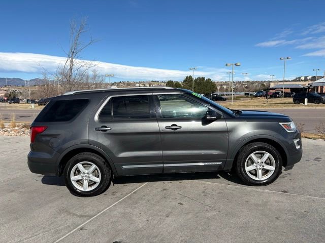 Used 2017 Ford Explorer XLT w/ Equipment Group 202A image 10