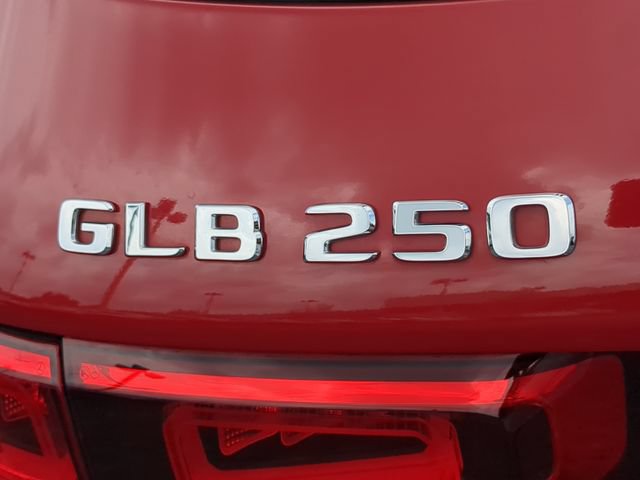 Used 2021 Mercedes-Benz GLB 250 image 14
