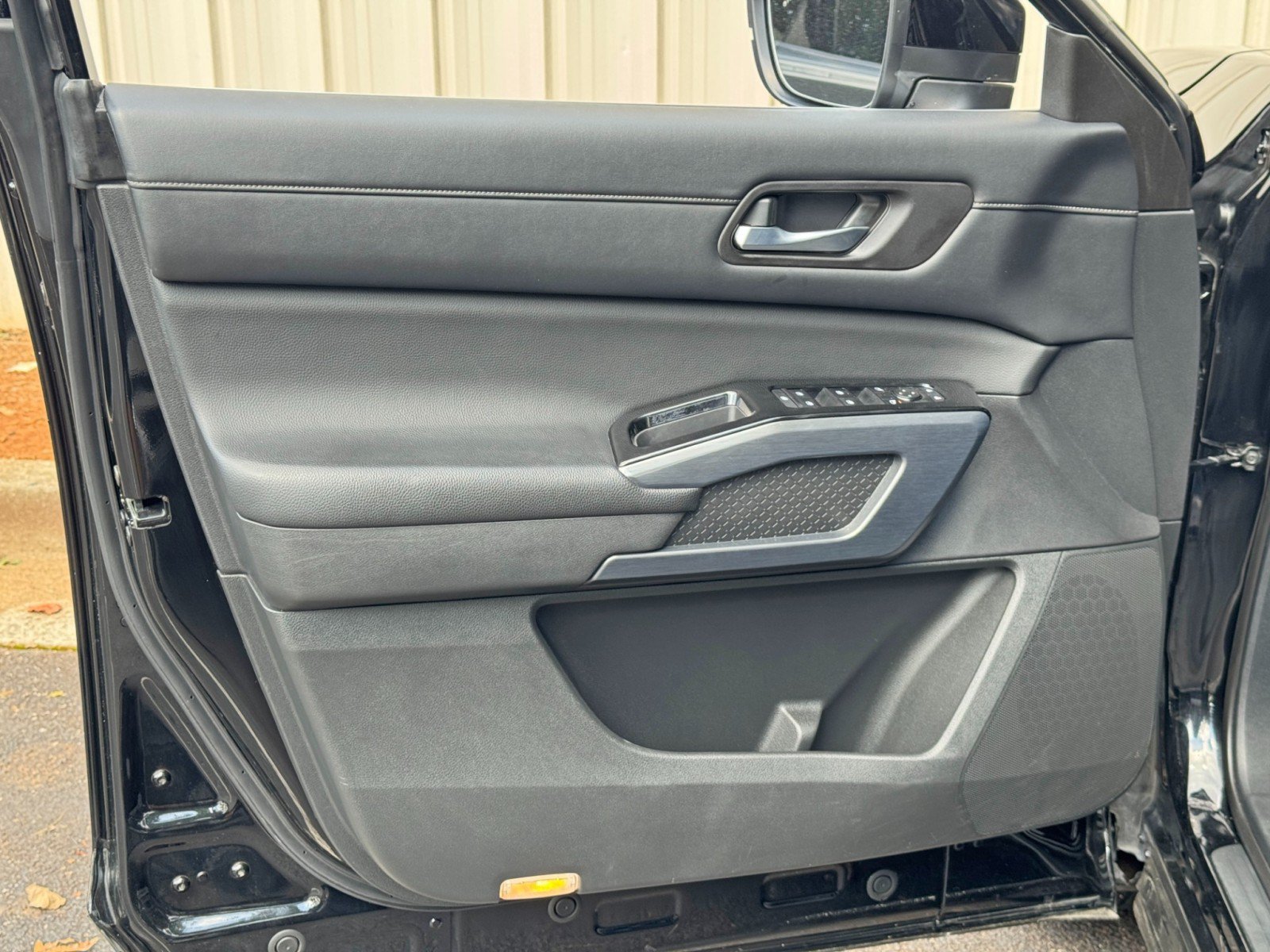 Used 2022 Nissan Pathfinder SL FWD image 40
