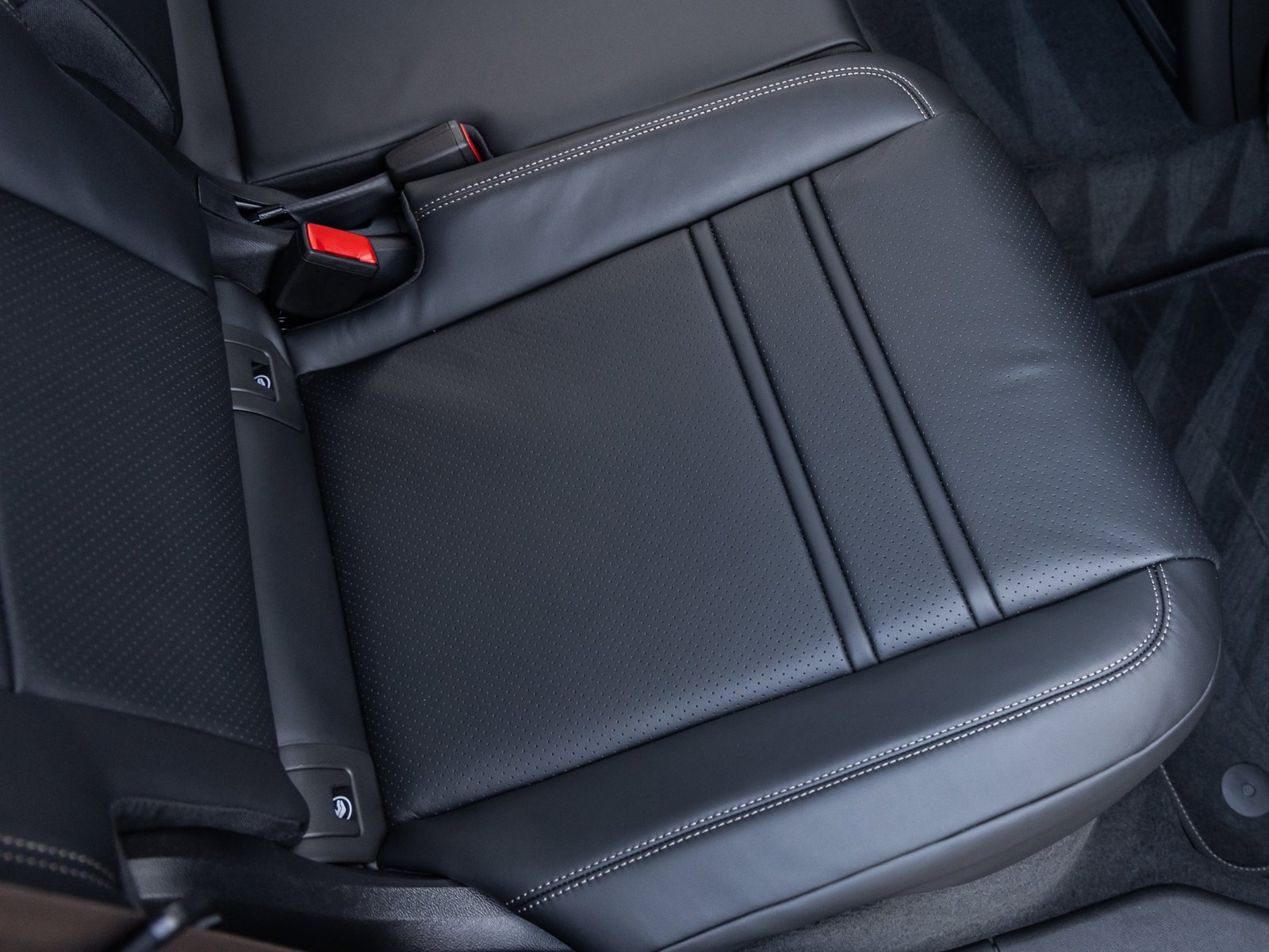 New 2026 Porsche Cayenne Turbo image 42