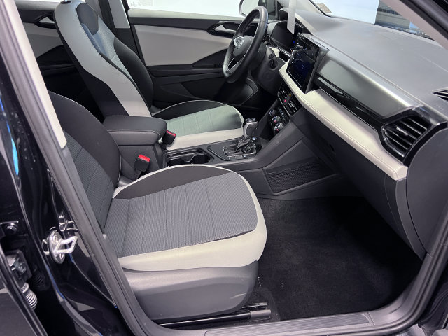 Certified 2025 Volkswagen Taos S FWD image 10