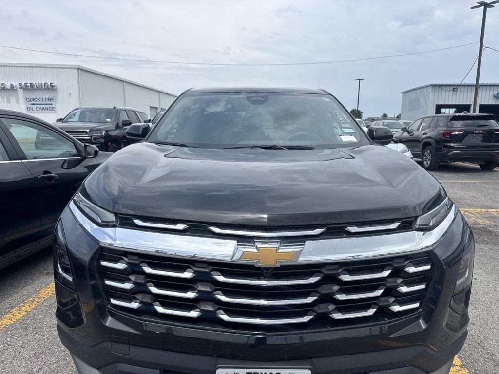 Used 2026 Chevrolet Equinox LT w/ Convenience Package II FWD image 2