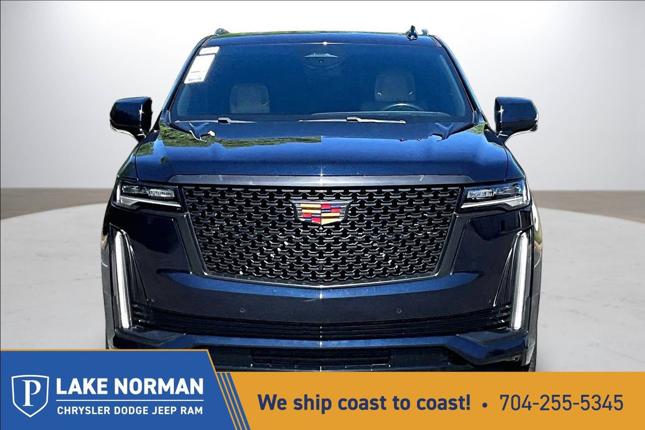 Used 2021 Cadillac Escalade Premium Luxury w/ LPO, Illumination Package AWD/4WD image 3