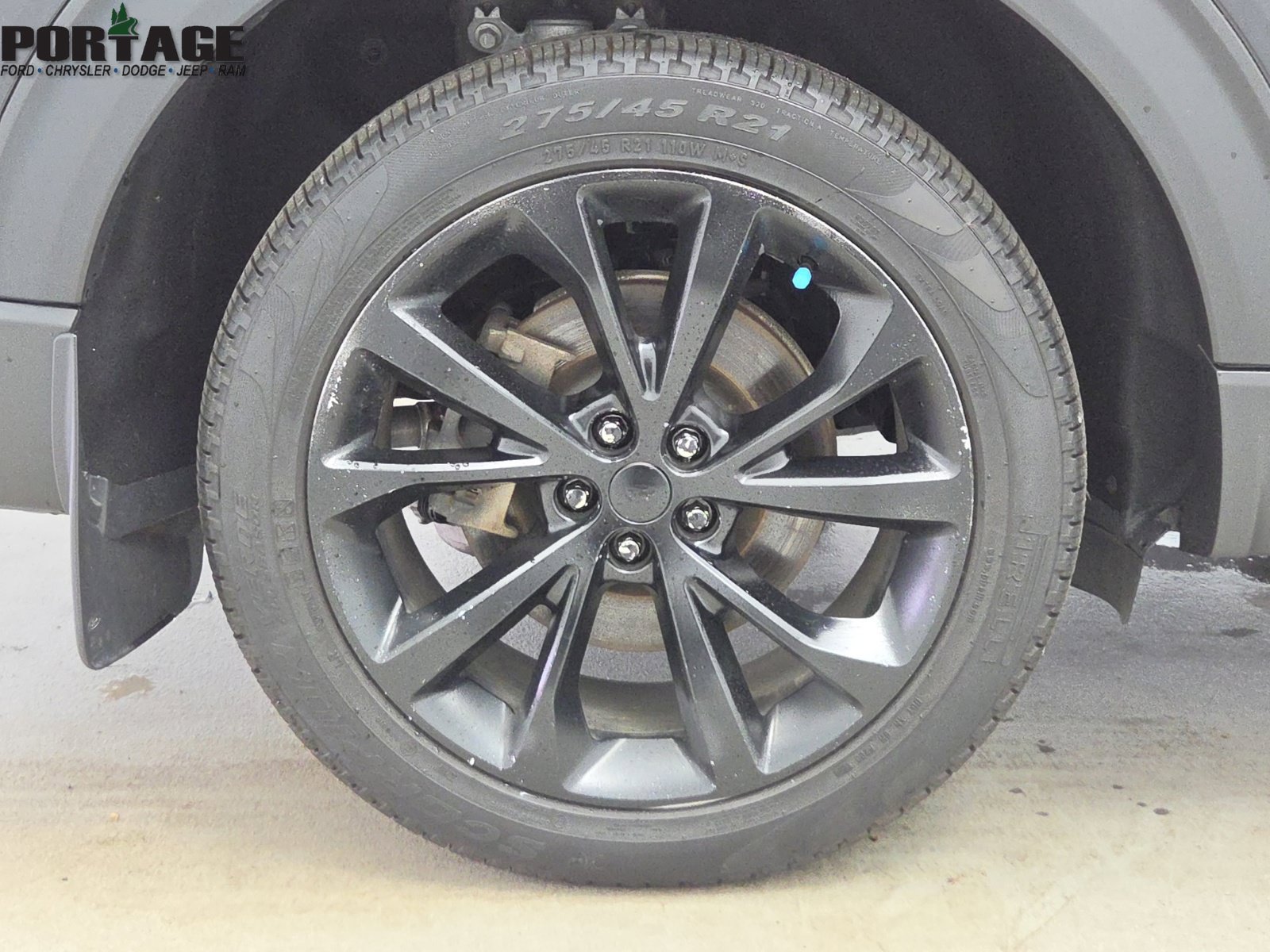 Used 2022 Ford Explorer Platinum w/ Class IV Trailer Tow Package AWD/4WD image 42