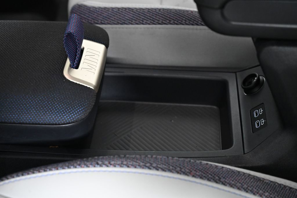 Certified 2025 MINI Cooper Countryman S w/ Comfort Package Max image 19