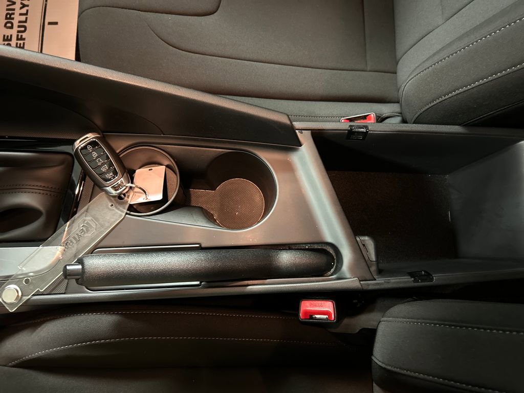 Used 2023 Hyundai Elantra SEL w/ Cargo Package image 20