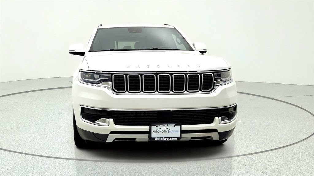 Used 2022 Jeep Wagoneer Series III AWD/4WD image 2