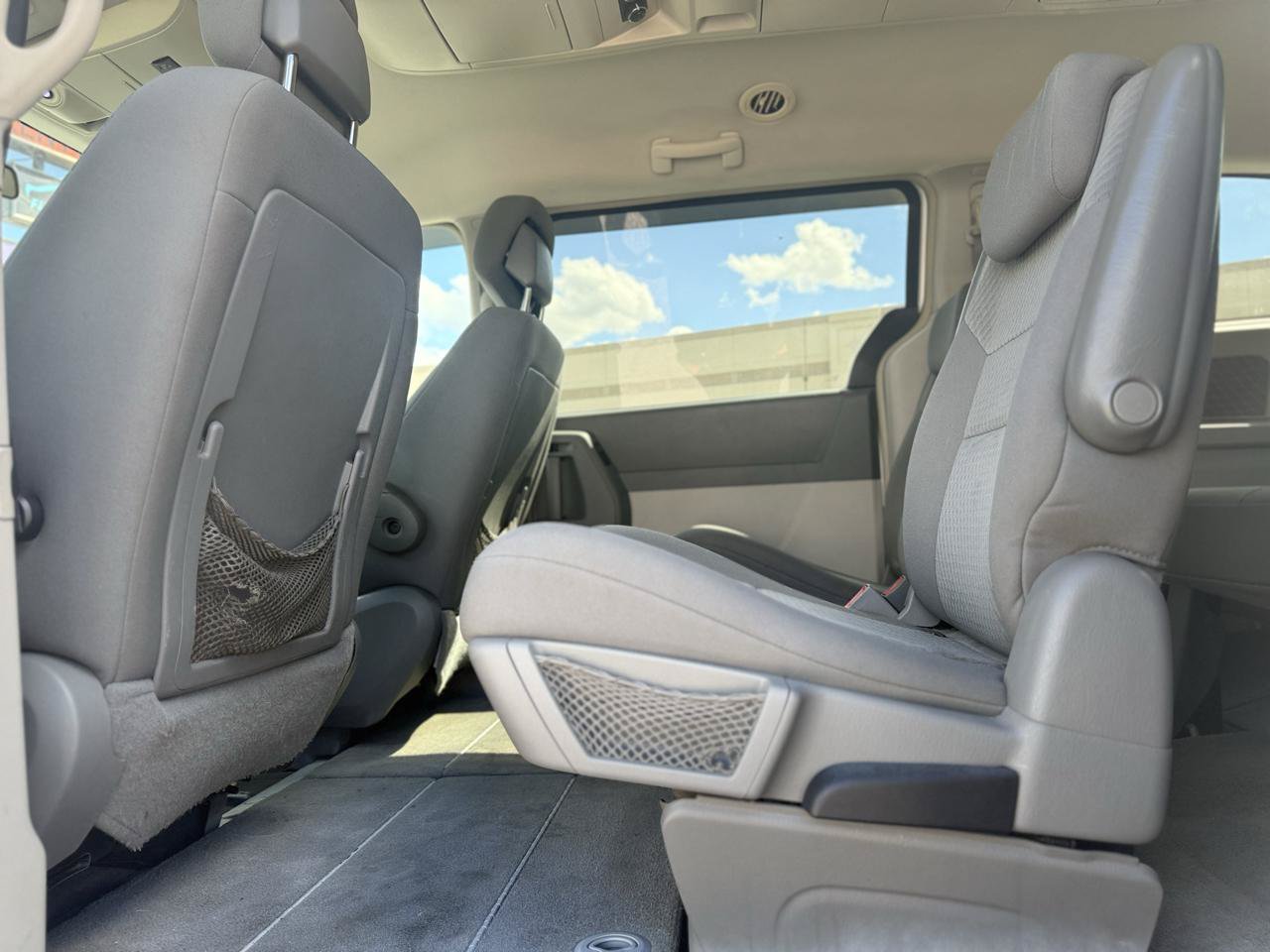 Used 2010 Chrysler Town & Country Touring FWD image 25