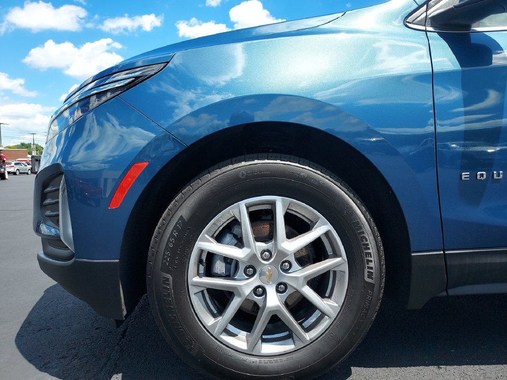 Used 2024 Chevrolet Equinox LT FWD image 16