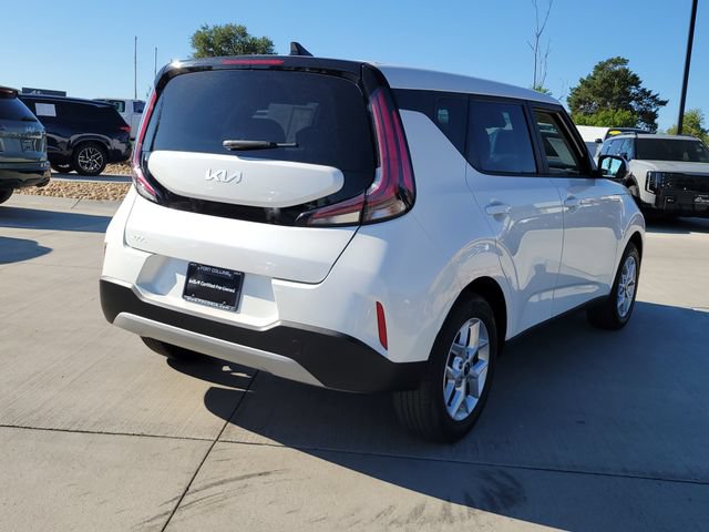 Certified 2025 Kia Soul LX w/ LX Technology Package FWD image 5