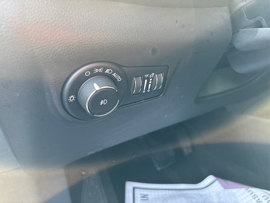 New 2025 Jeep Compass Limited image 34