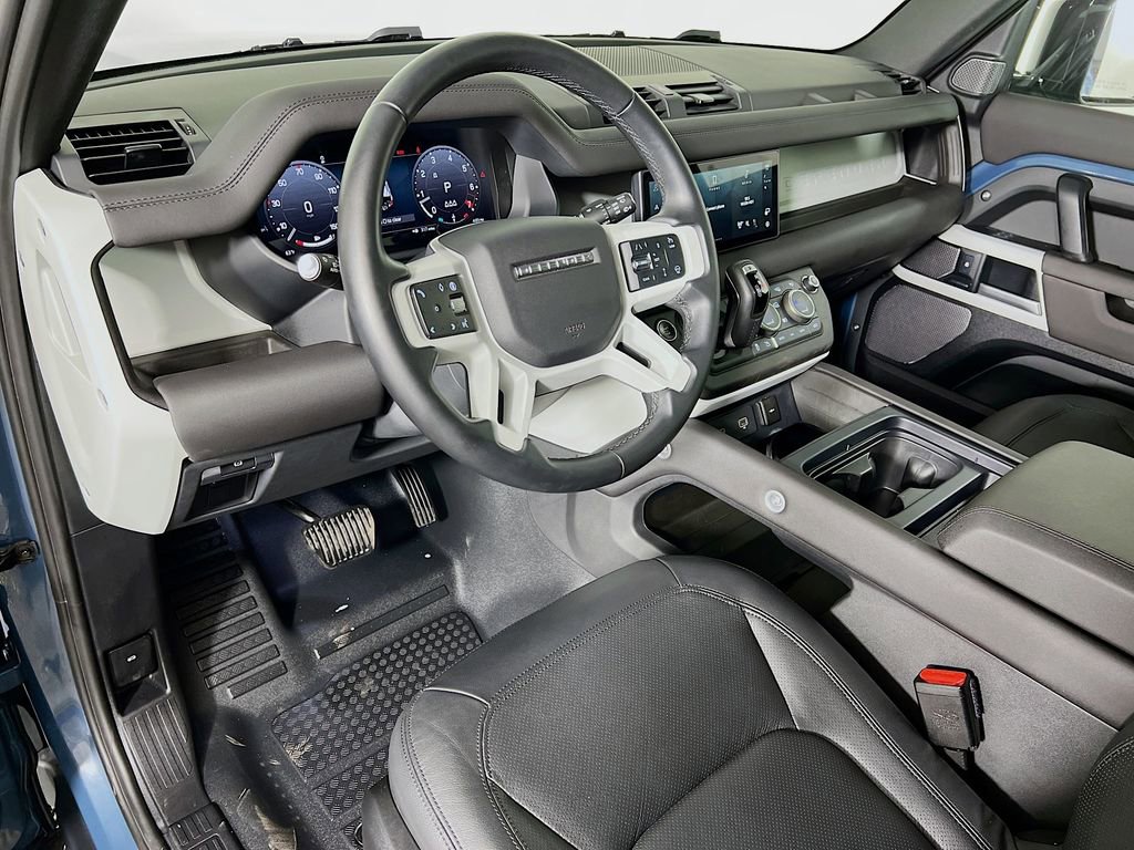Used 2024 Land Rover Defender 110 S image 9